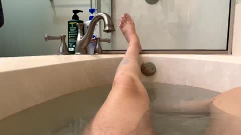 ireneTxCD online show from January 12, 2025, 1:32 am