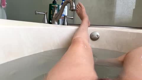 ireneTxCD online show from March 11, 2025, 7:47 pm