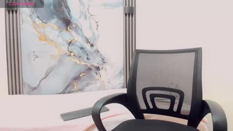 Rubi i love online show from December 1, 2025, 12:10 pm