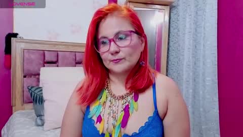 Snapshot of rubiqueens chatting on February 18, 2026, 10:06 pm RubiQueens online show from February 18, 2026, 10:06 pm