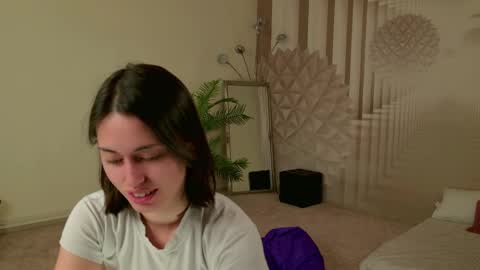 Luuna online show from May 3, 2026, 8:37 pm