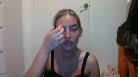 Snapshot of rubyredxxxoxxx chatting on December 27, 2024, 3:59 pm rubyredxxxoxxx online show from December 27, 2024, 3:59 pm