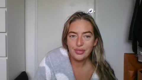 Snapshot of rubyredxxxoxxx chatting on October 18, 2025, 7:53 am rubyredxxxoxxx online show from October 18, 2025, 7:53 am