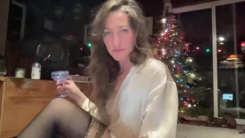 Snapshot of rubywavesback chatting on November 28, 2025, 6:27 am rubywavesback online show from November 28, 2025, 6:27 am