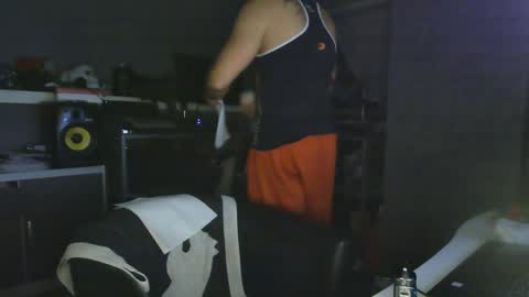 Snapshot of ruffi77 chatting on January 22, 2025, 4:55 am Chico que rico Caliente online show from January 22, 2025, 4:55 am