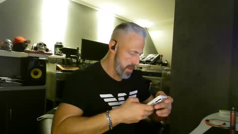 Snapshot of ruffi77 chatting on February 14, 2025, 11:21 am Chico que rico Caliente online show from February 14, 2025, 11:21 am