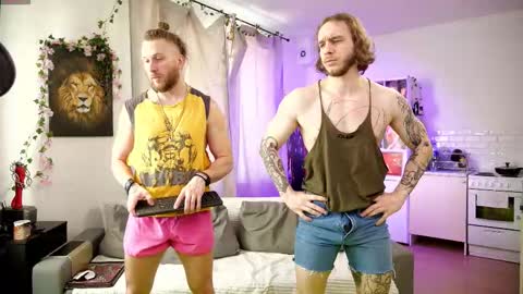 Snapshot of rusbigpaul chatting on February 25, 2026, 7:40 am Paul online show from February 25, 2026, 7:40 am