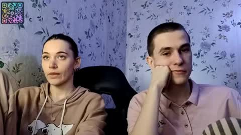 Snapshot of rusmedium chatting on May 7, 2026, 6:46 pm Lisa and Vlad online show from May 7, 2026, 6:46 pm