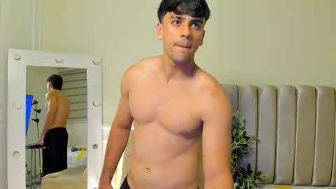 Snapshot of russ_w8 chatting on September 11, 2025, 9:31 am Russ online show from September 11, 2025, 9:31 am