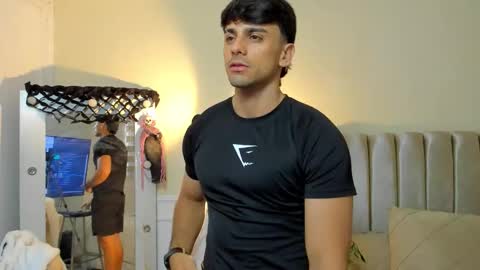 Snapshot of russ_w8 chatting on October 15, 2025, 11:10 am Russ online show from October 15, 2025, 11:10 am