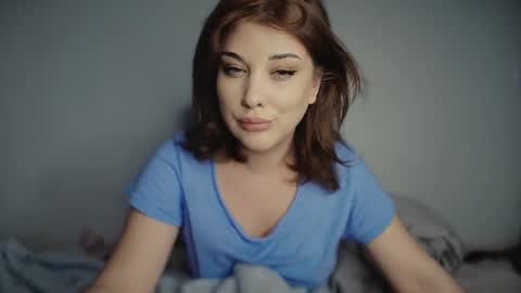 Snapshot of russypussy141 chatting on March 4, 2025, 1:55 am Alex online show from March 4, 2025, 1:55 am