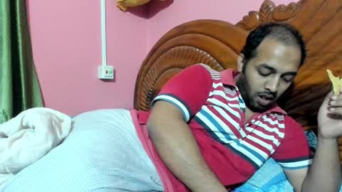 rwb17 online show from December 17, 2025, 9:37 am