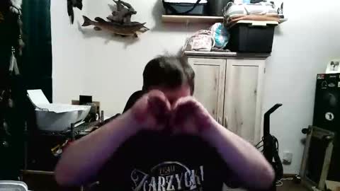 Snapshot of rwzar_1965 chatting on April 8, 2026, 2:44 am rwzar_1965 online show from April 8, 2026, 2:44 am