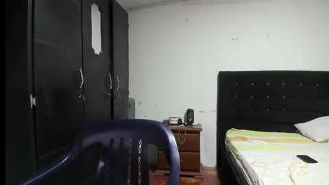 ryan_xc1 online show from November 12, 2025, 2:34 am