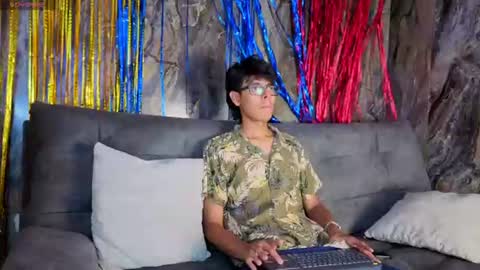 ryann_wolf online show from June 16, 2026, 7:49 pm