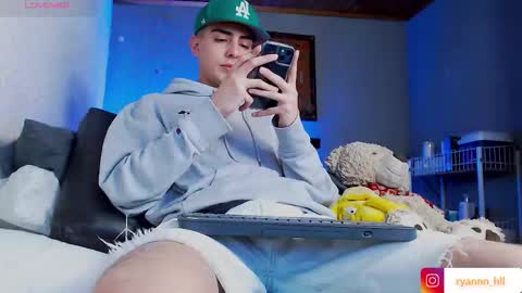 Snapshot of ryannhill_ chatting on February 17, 2026, 5:59 am Ryannhill online show from February 17, 2026, 5:59 am