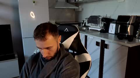 ryanstorm1 online show from November 6, 2025, 2:40 pm