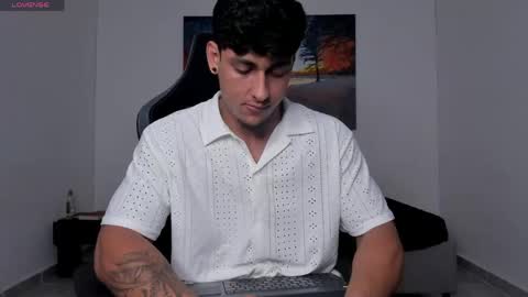Snapshot of ryanwhite3 chatting on April 24, 2026, 11:07 pm ryanwhite3 online show from April 24, 2026, 11:07 pm