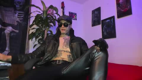 leopmonk help me reach 100 thumbs up online show from October 7, 2025, 1:41 pm