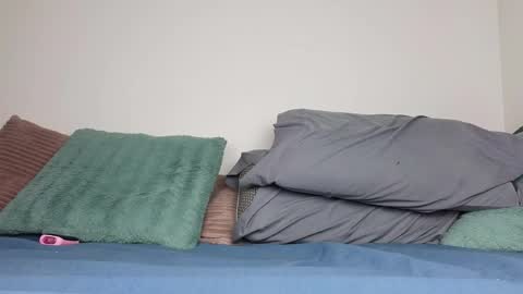 Snapshot of s_leanne_ chatting on April 9, 2026, 5:40 am Leanne online show from April 9, 2026, 5:40 am