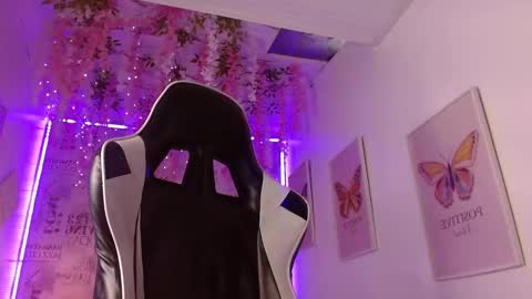 1 online show from December 4, 2025, 12:14 pm