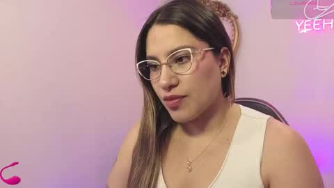 saaya_tay online show from November 20, 2025, 3:18 am