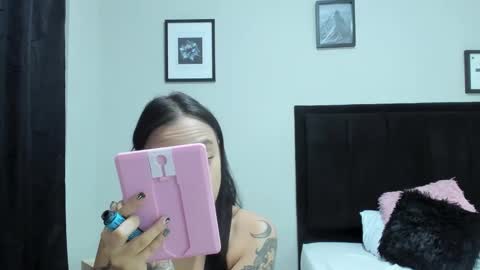 Snapshot of sabbrand_ chatting on October 25, 2025, 7:19 pm           online show from October 25, 2025, 7:19 pm