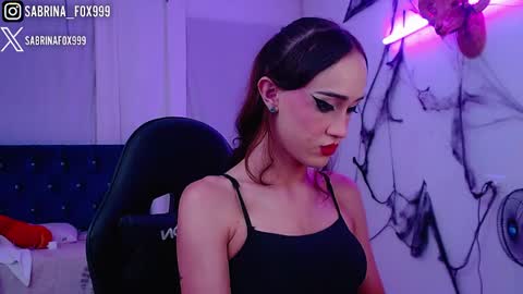 sabrina fox online show from December 2, 2025, 4:18 am