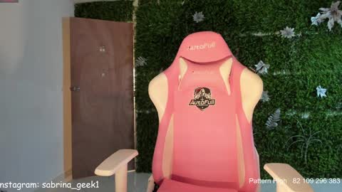 sabrina_geek online show from January 9, 2026, 3:53 am