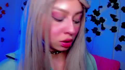 Snapshot of sabrinaexpositoxx chatting on February 22, 2025, 7:45 am SABRI online show from February 22, 2025, 7:45 am