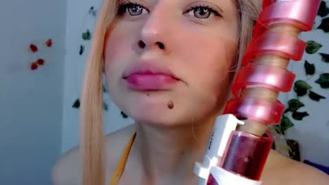 Snapshot of sabrinaexpositoxx chatting on September 9, 2025, 11:59 pm SABRI online show from September 9, 2025, 11:59 pm