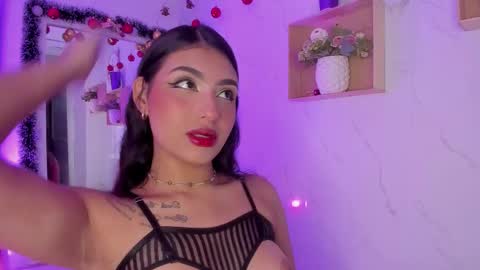 mariana  online show from November 30, 2025, 6:39 am