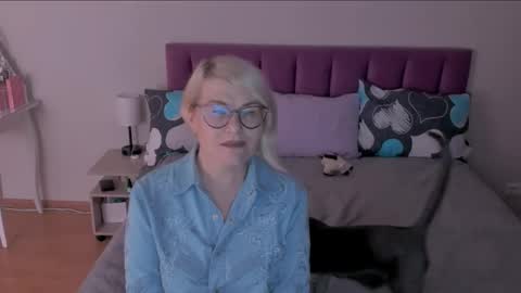 Sabrina MacMarren online show from February 23, 2025, 4:02 pm