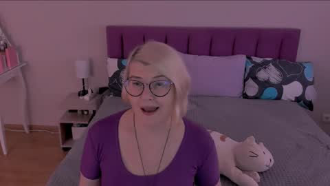 Sabrina MacMarren online show from February 24, 2025, 10:04 am