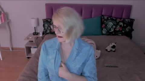 Sabrina MacMarren online show from February 27, 2025, 4:32 pm