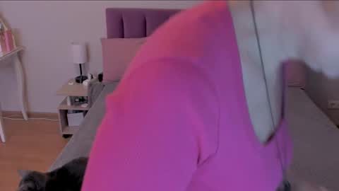 Sabrina MacMarren online show from March 9, 2025, 4:11 pm