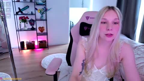 Snapshot of sabrinarose_x chatting on May 18, 2026, 5:08 pm Sabrina Rose online show from May 18, 2026, 5:08 pm