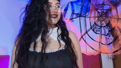 Sabrina  online show from October 20, 2025, 11:43 am