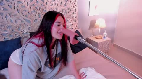 Snapshot of sabrinna_fox chatting on May 8, 2026, 7:52 pm sabrinna online show from May 8, 2026, 7:52 pm