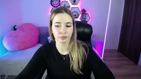 Sabrina Violet online show from February 9, 2026, 9:02 am