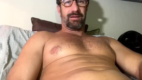 Snapshot of sackskincreamer chatting on January 6, 2025, 5:08 am R online show from January 6, 2025, 5:08 am