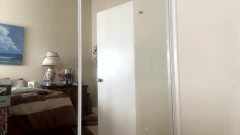 Snapshot of sackskincreamer chatting on February 15, 2025, 5:07 pm R online show from February 15, 2025, 5:07 pm