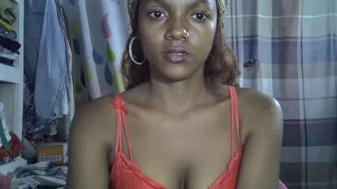 safira19 online show from October 21, 2025, 7:36 pm