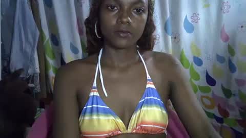 safira19 online show from October 23, 2025, 1:32 pm