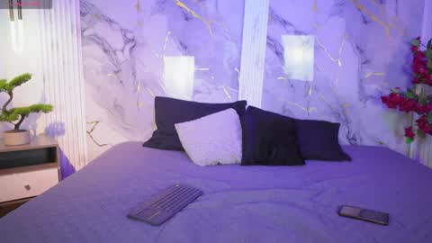 safiro_evans online show from April 6, 2026, 1:45 pm