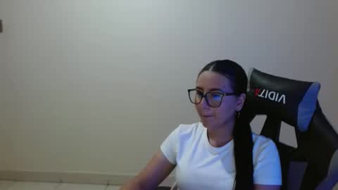 Sahaliefox  online show from February 23, 2026, 8:06 pm