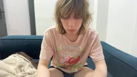 saintfawn online show from April 30, 2026, 1:23 am