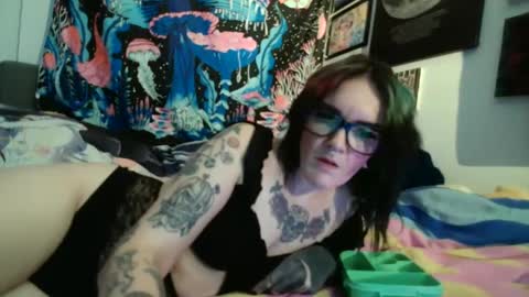 Snapshot of salemsslut chatting on December 12, 2024, 6:10 pm salemsslut online show from December 12, 2024, 6:10 pm