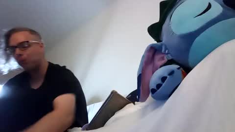 salis1981 online show from February 4, 2025, 1:23 am