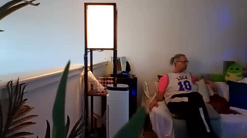 salis1981 online show from March 6, 2025, 1:27 am